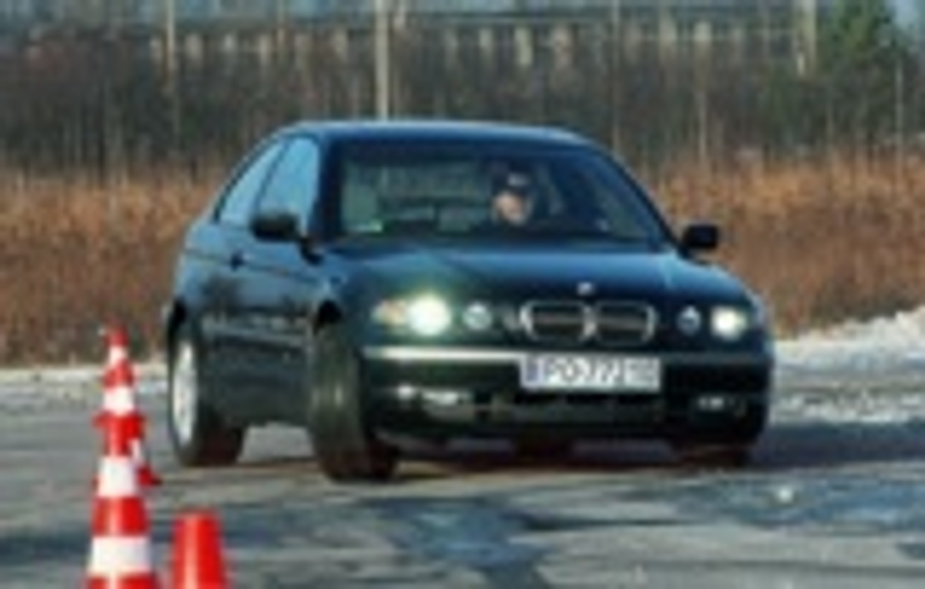 BMW 325ti Compact - Sposób na klientów