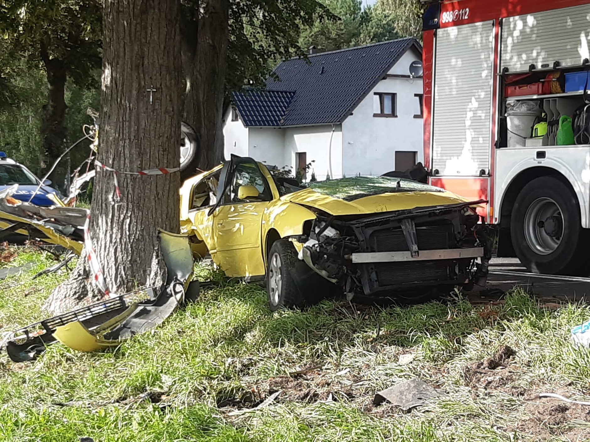 Śmiertelny wypadek pod Świebodzinem. Audi złożyło się jak resorak