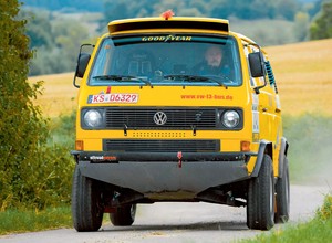 Volkswagen T3 Syncro Rebell - Furgon który cieszy mocą