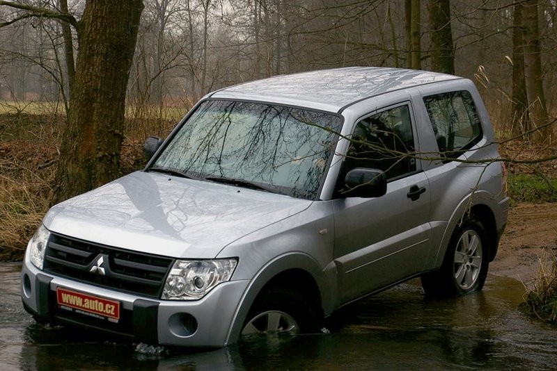 Mitsubishi Pajero 3.2 DI-D SWB – zwinna jaszczurka