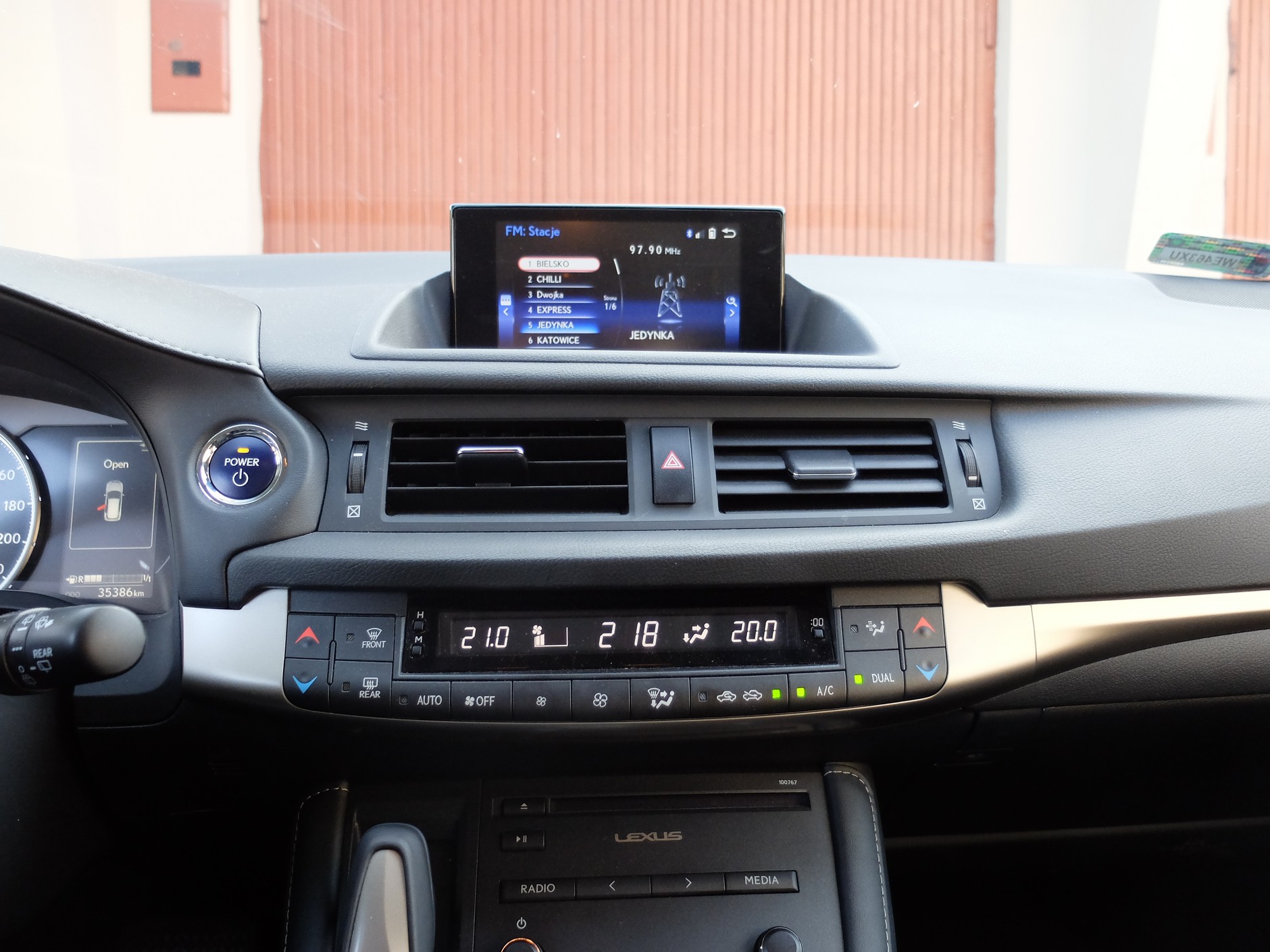 Lexus CT 200 h – coraz starrszy, i coraz tańszy