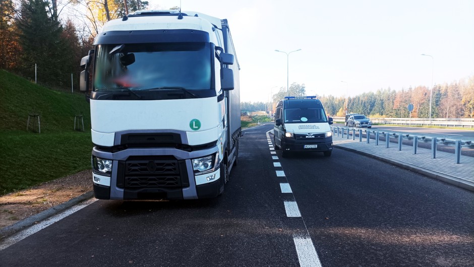 Zespół pojazdów skontrolowany przez inspektorów warmińsko-mazurskiej ITD