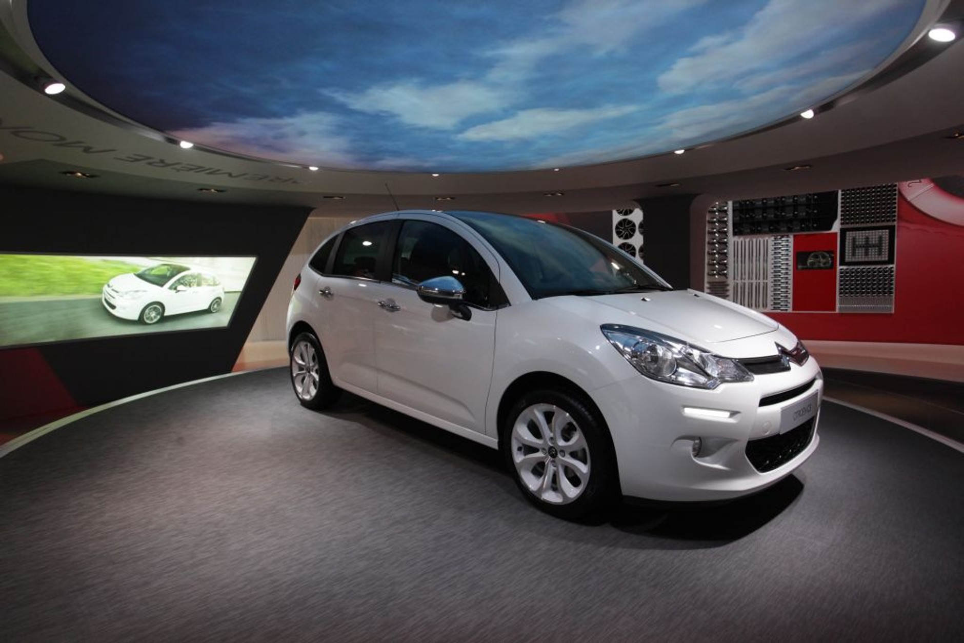 Najatrakcyjniejsze dziewczyny Genewy 2013