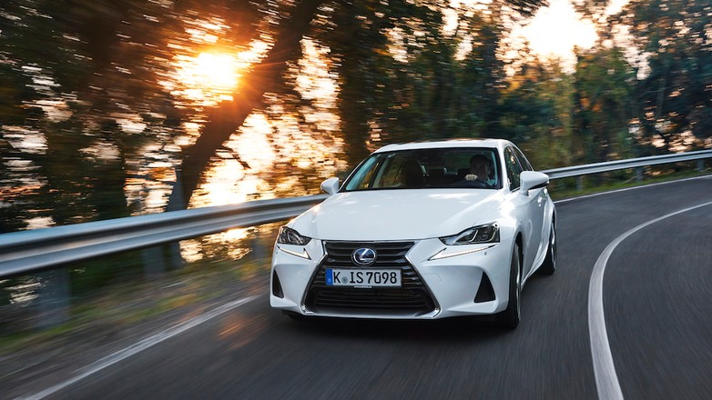 Lexus IS