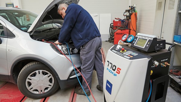 Serwis dziś a 25 lat temu