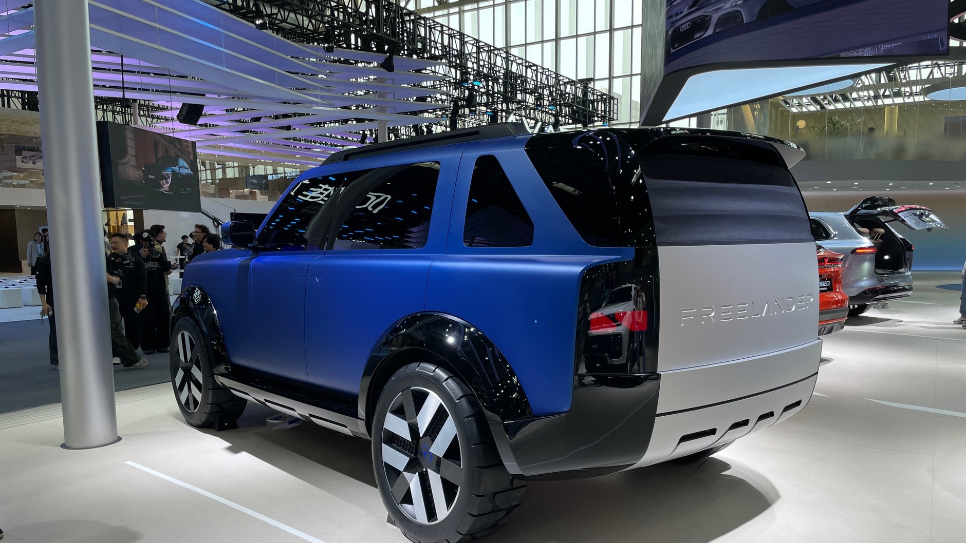 Freelander 8 Concept