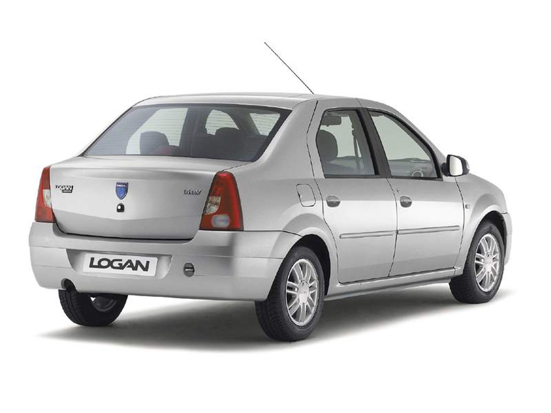 Dacia Logan 2007: face lifting i nowy silnik