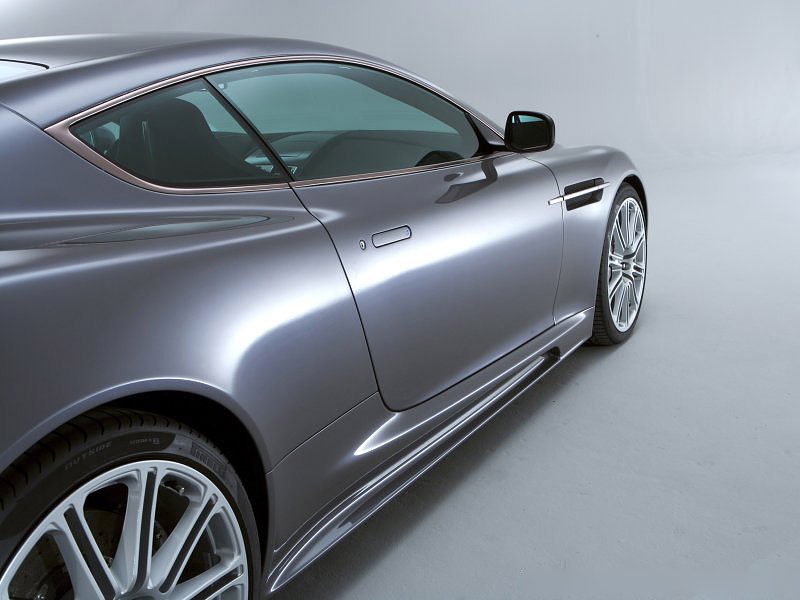 Aston Martin DBS – teoria spisku