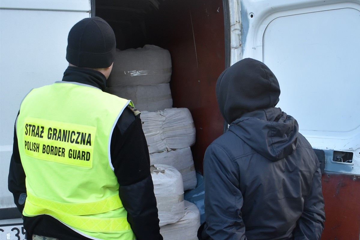 Zatrzymano ponad 3 tony suszu tytoniowego o wartości 2 mln zł