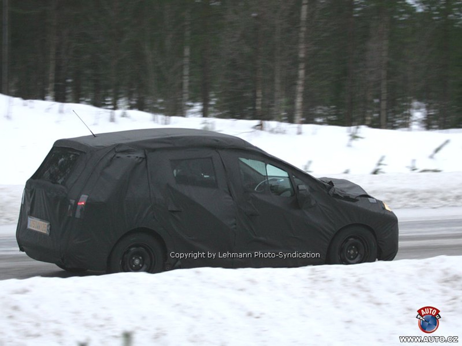 Zdjęcia szpiegowskie: Nowy Peugeot 207 SW