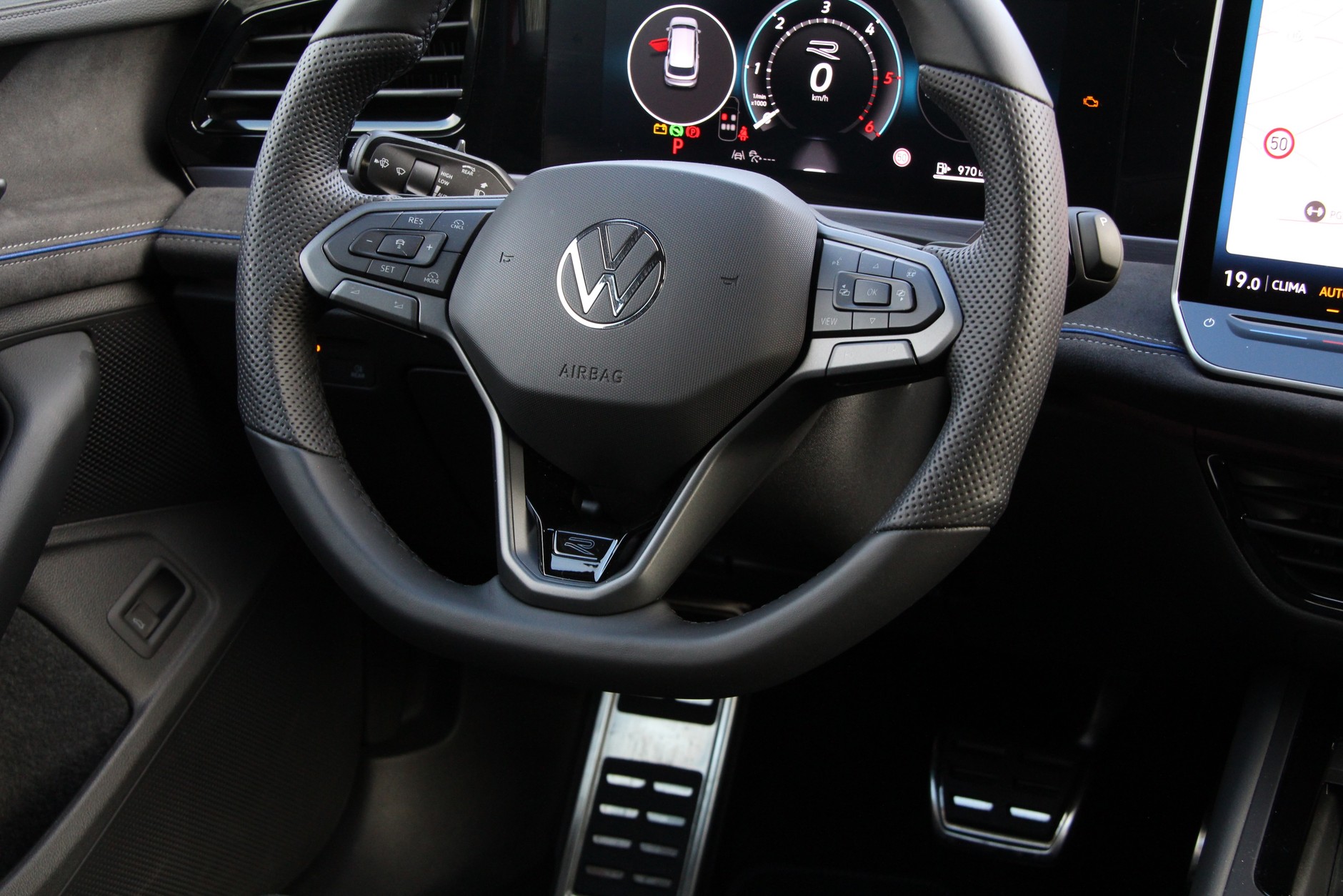 Volkswagen Passat 2.0 TDI R-Line Plus