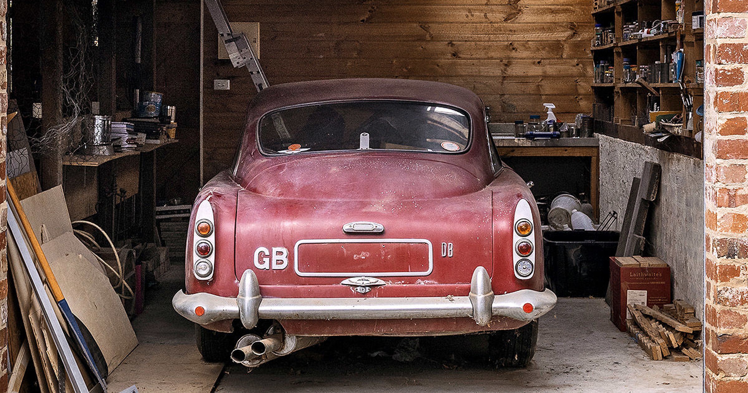 Aston Martin DB4 – zniszczony, a i tak wart fortunę