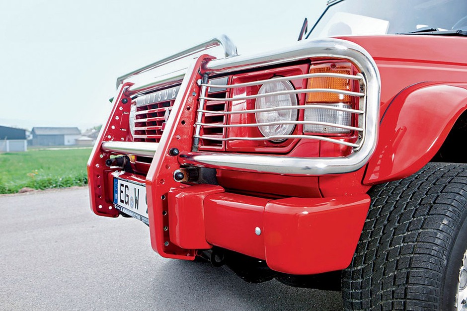 Mitsubishi Pajero Canvas Top - cabriona szutry, błoto i kamienie