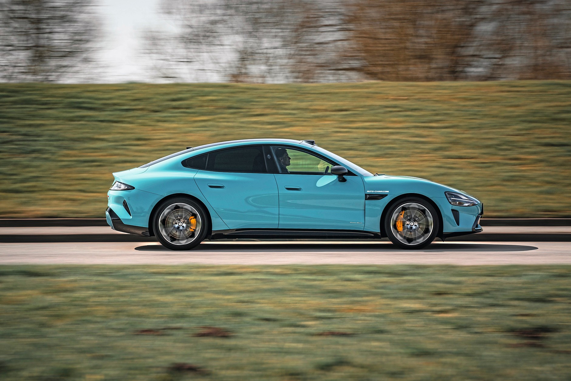 Xiaomi SU7: jak jeździ Taycan za pół ceny?