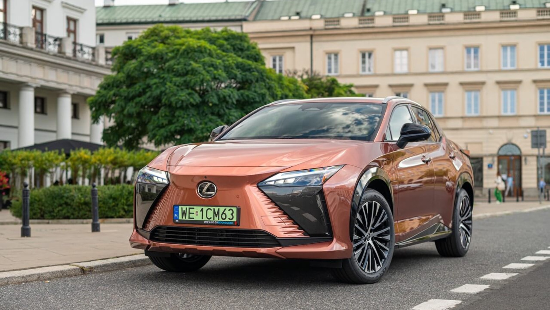Lexus RZ