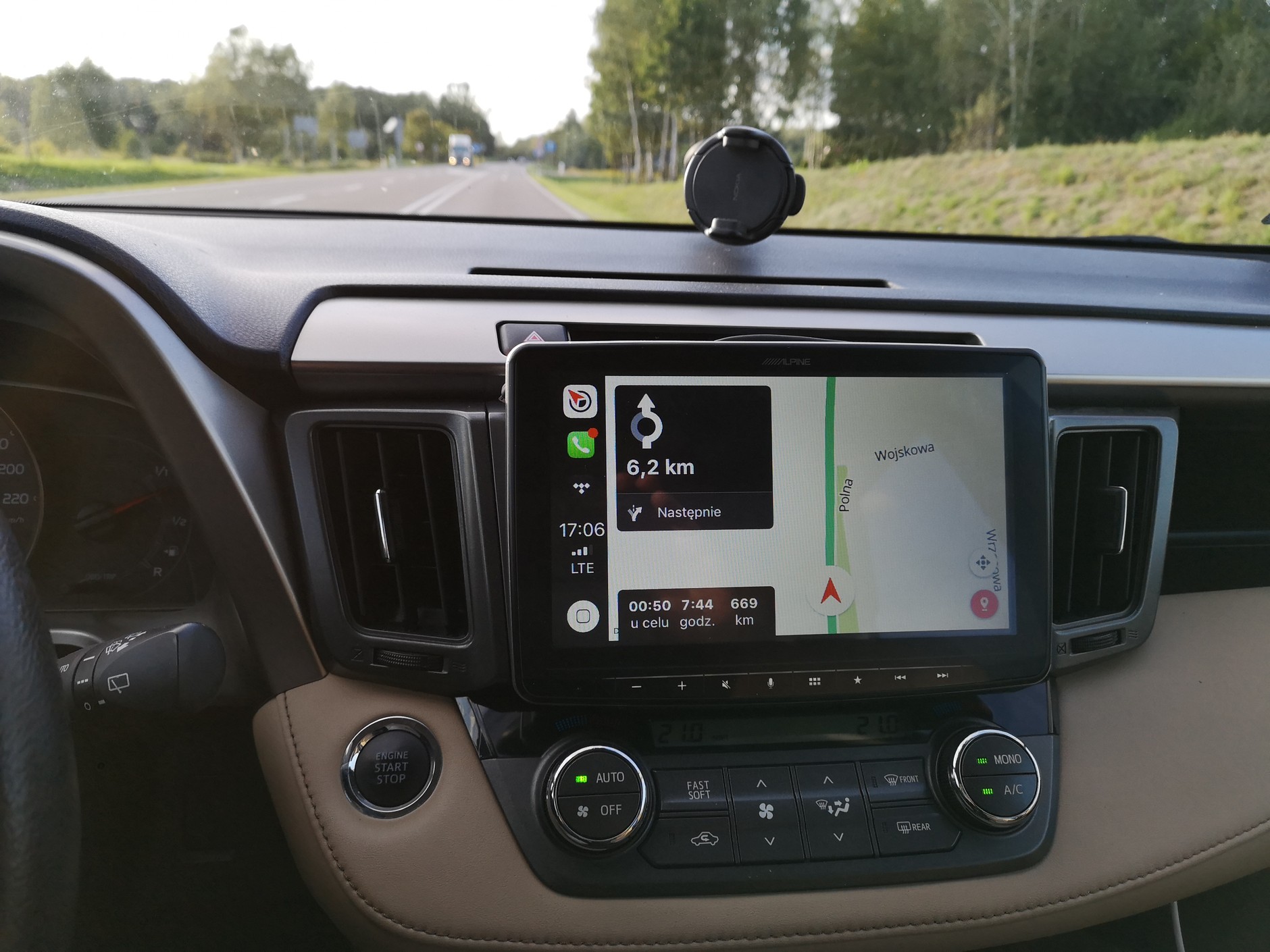 Yanosik w CarPlay