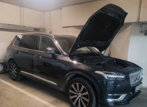 Na cel brali luksusowe samochody. Policjanci szybko ich "ustalili"