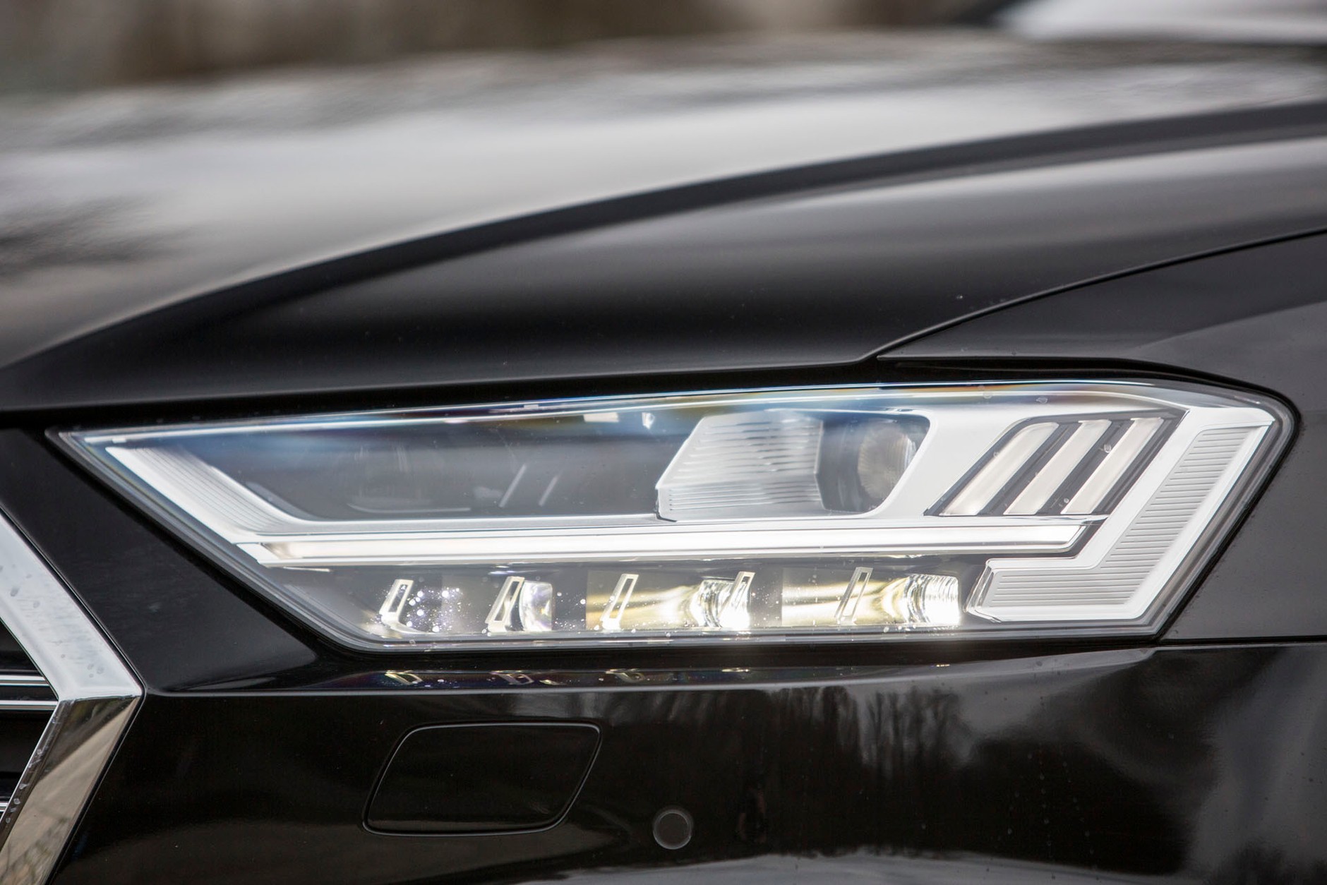 Audi A8 L 55 TFSI quattro - dotyk luksusu