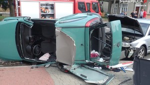 Policja szuka rodziny, która spowodowała wypadek i uciekła