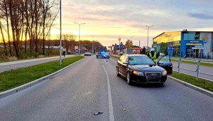95-latek przechodził przez ulicę poza przejściem. Śmiertelny wypadek w Urzędowie