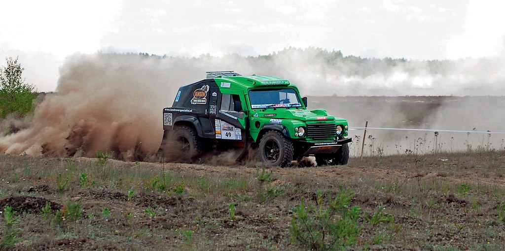 Auto Swiat 4x4 Baja Challenge: w chmurach kurzu