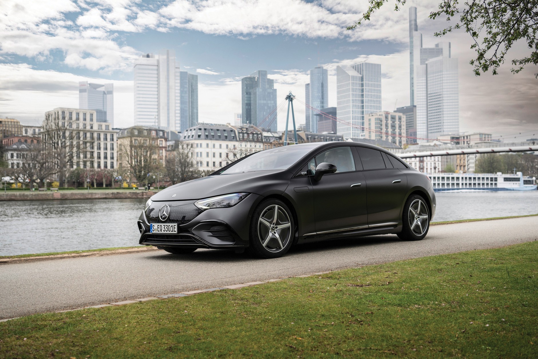 Mercedes EQE limuzyna