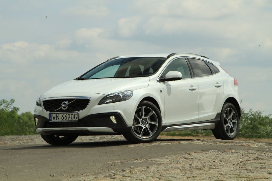 Karol Karski (PIS) - Volvo V40 Cross Country