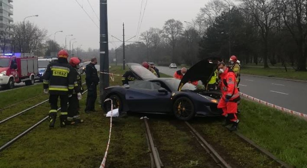 Rozbite Ferrari w Łodzi