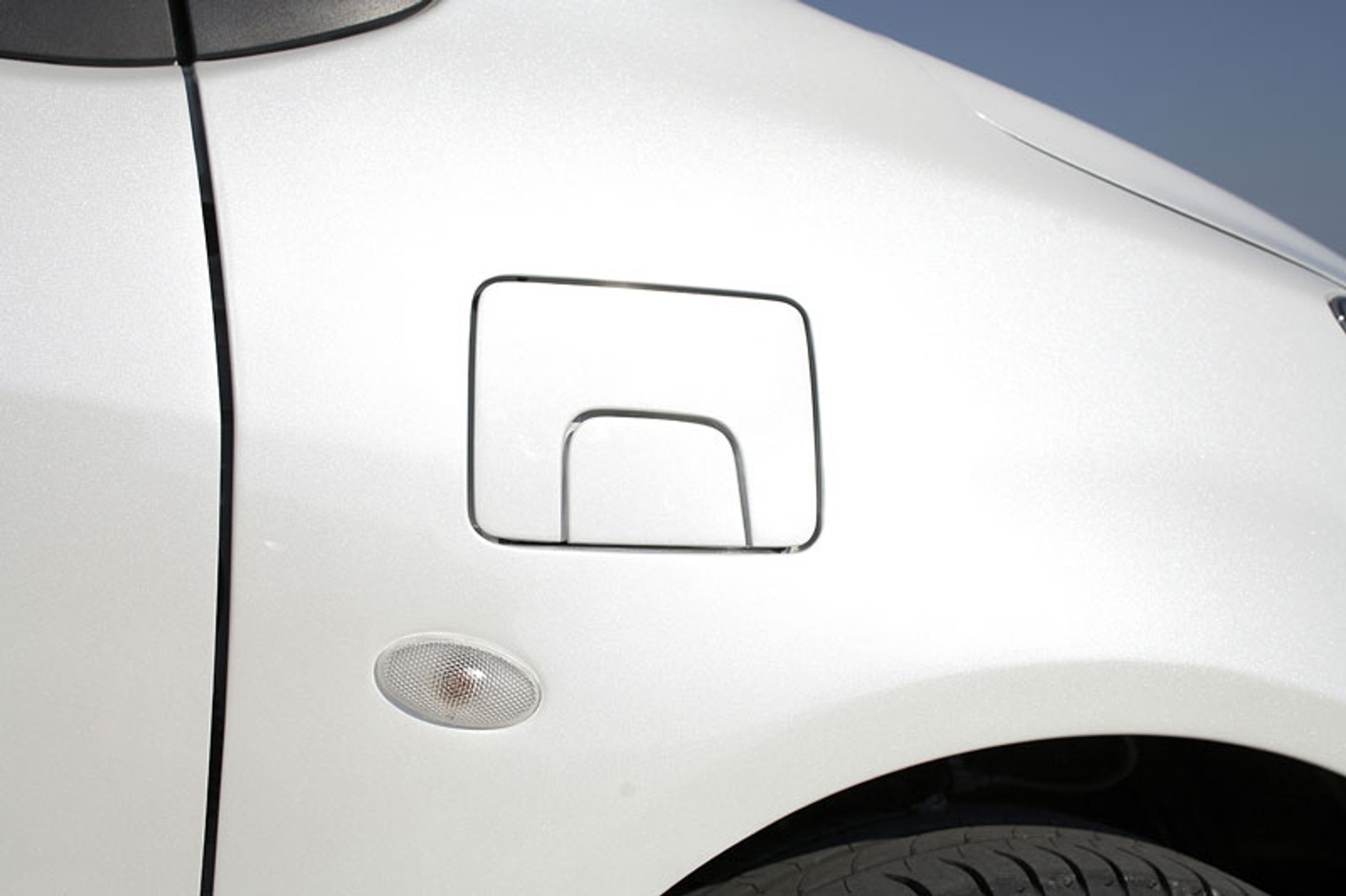 Koncepcyjny Opel Agila z systemem napędu Michelin Active Wheel