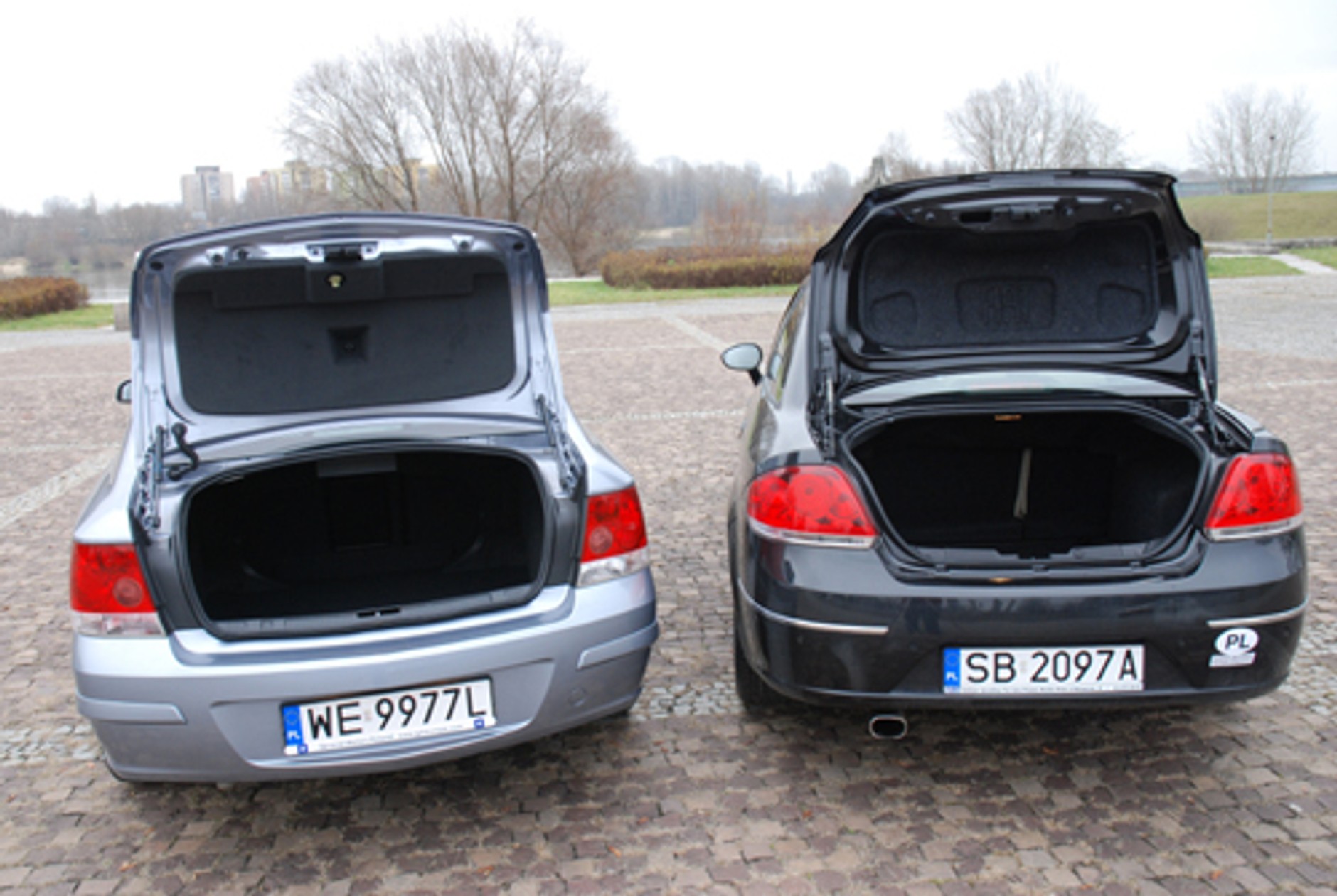 Nowa Astra sedan kontra Fiat Linea - Pojedynek na trzy bryły