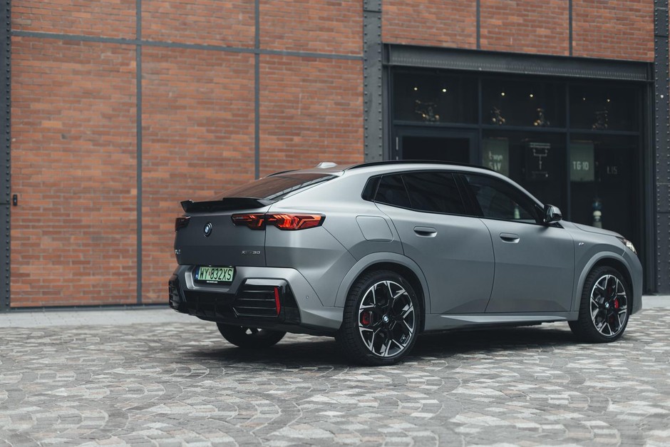 BMW iX2