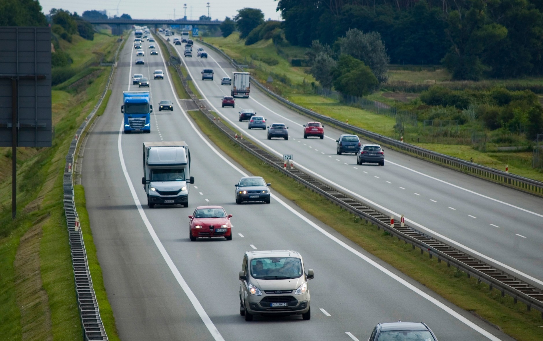 Autostrada dwujezdniowa w okolicach Poznania