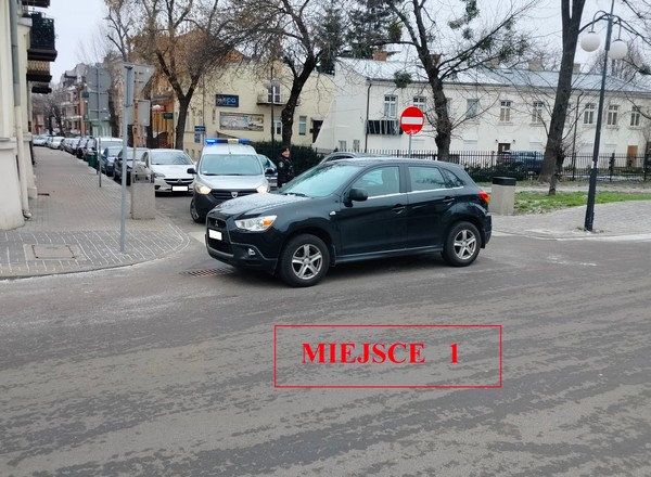 Aż trudno uwierzyć, że ktoś tak zaparkował. Stworzyli ranking "mistrzów"