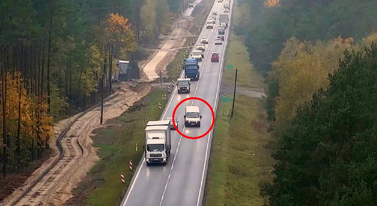 Policjanci kontrolowali remontowaną drogę za pomocą drona. Posypały się mandaty [WIDEO]