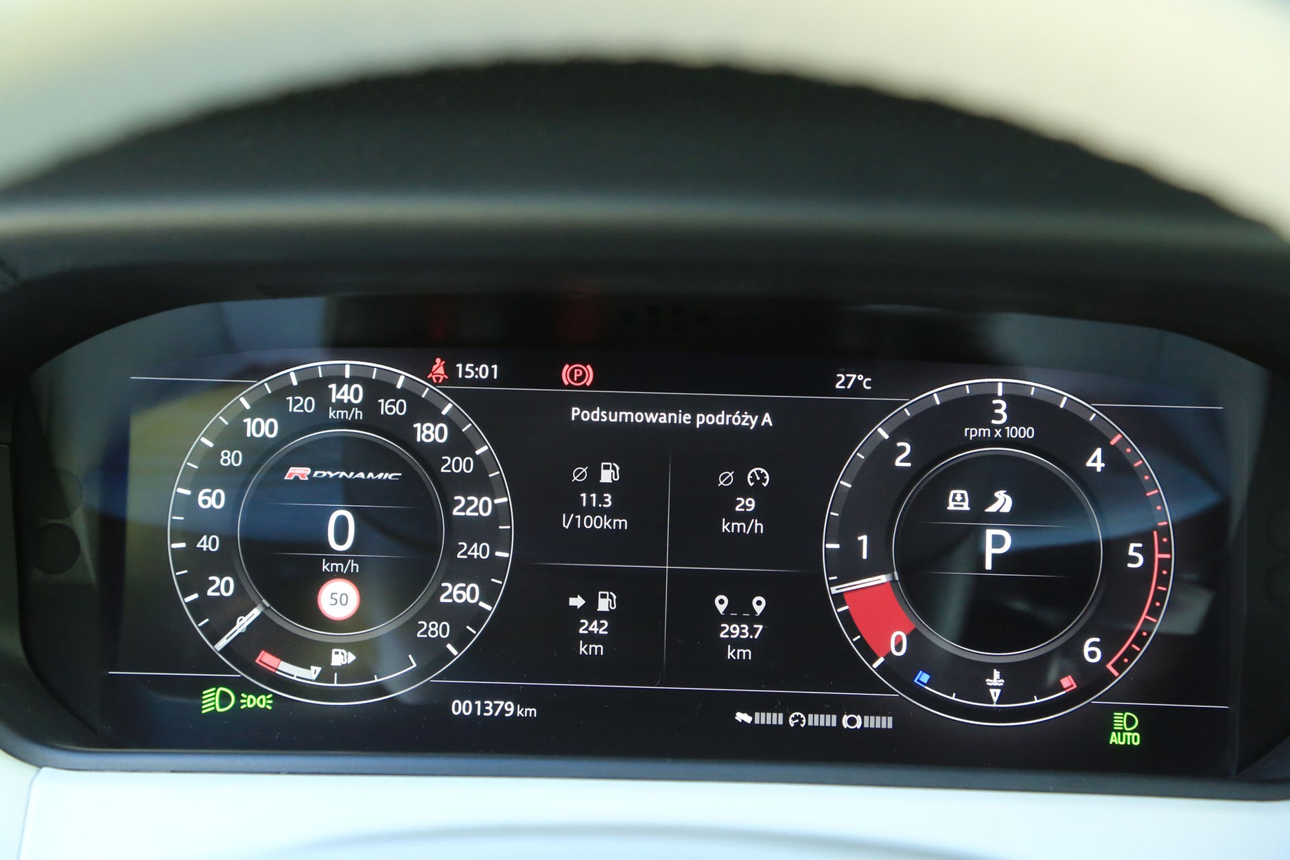 Range Rover Velar D300 - zachwyca niemal w każdym calu