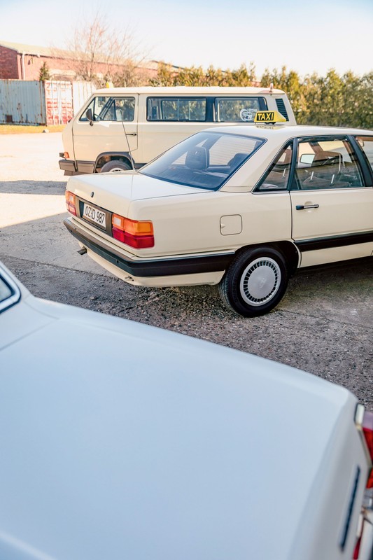 Audi 100