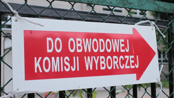 Uwaga, cisza wyborcza! Tego nie wolno ci robić z autem, bo kary są drakońskie