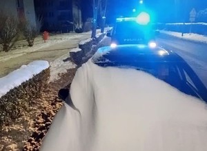 Jechał nieodśnieżonym autem. Dostał trzy tys. zł mandatu