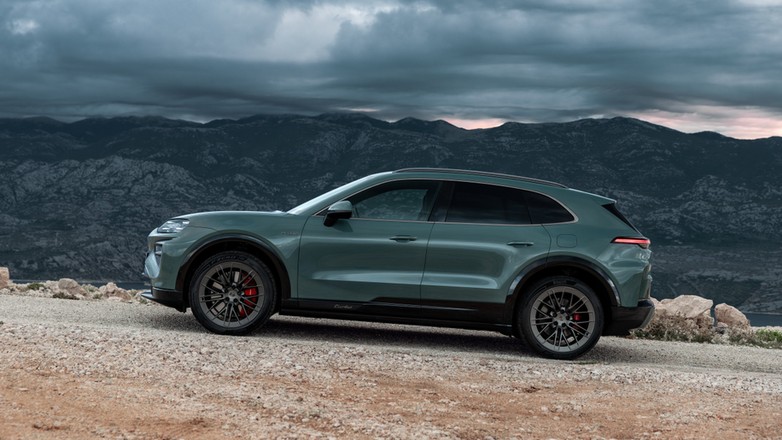 Porsche Cayenne Turbo Electric 2025