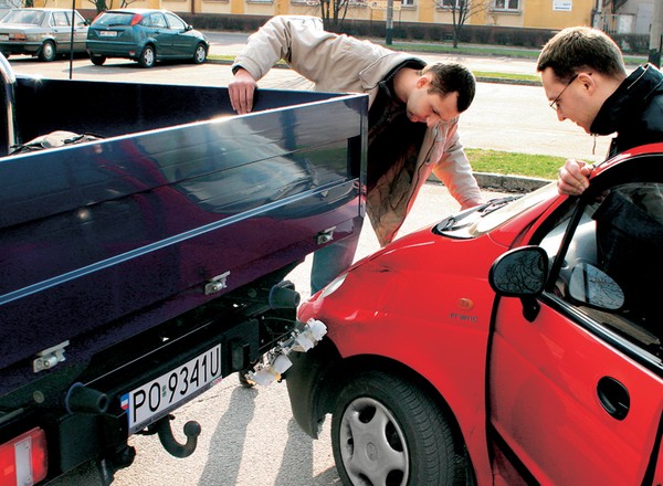 Kolizja i co dalej? Zobacz jak postępować, kiedy dojdzie do kolizji