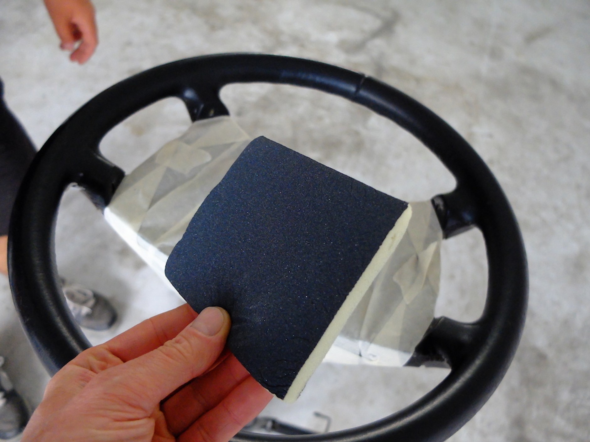 Odnawianie skórzanej kierownicy