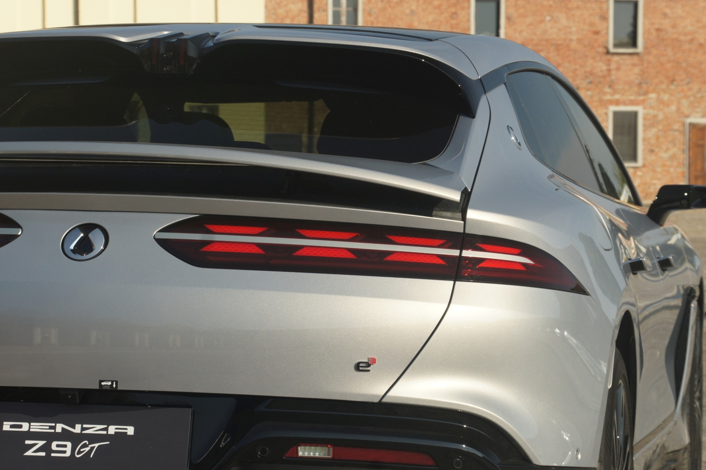 Chiński elektryk z Flash Charging w Europie. Naładuje się błyskawicznie, nawet na mrozie