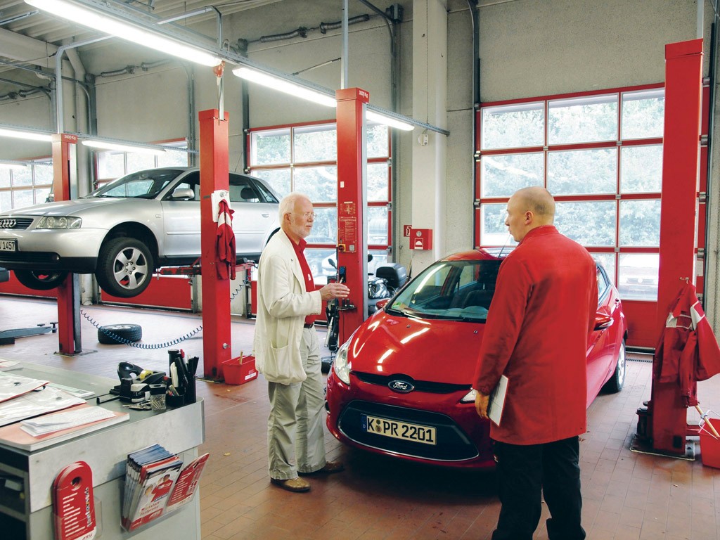 Niemieckie stacje diagnostyczne są często skromniej wyposażone od tych polskich, ale badają surowiej.