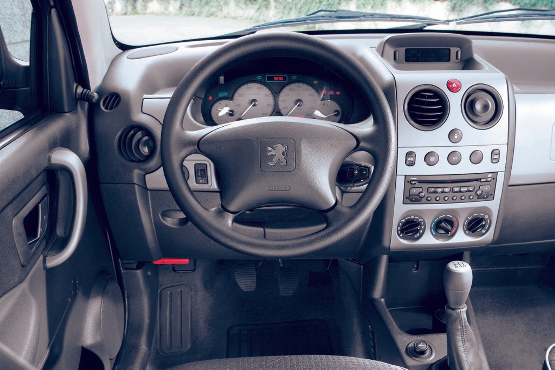 Peugeot Partner – deska rozdzielcza