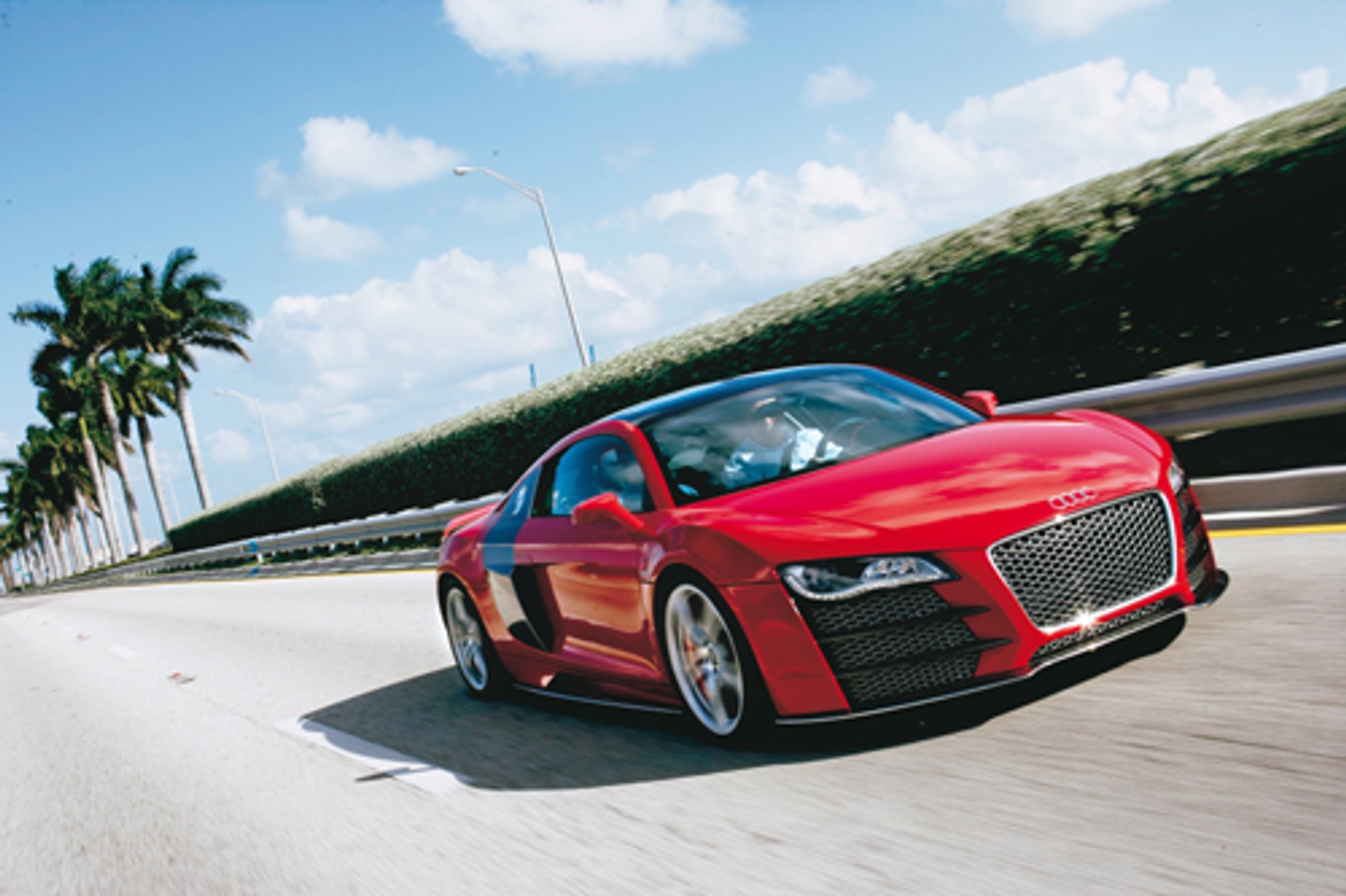 Audi R8 V12 TDI - Ferrari od Audi