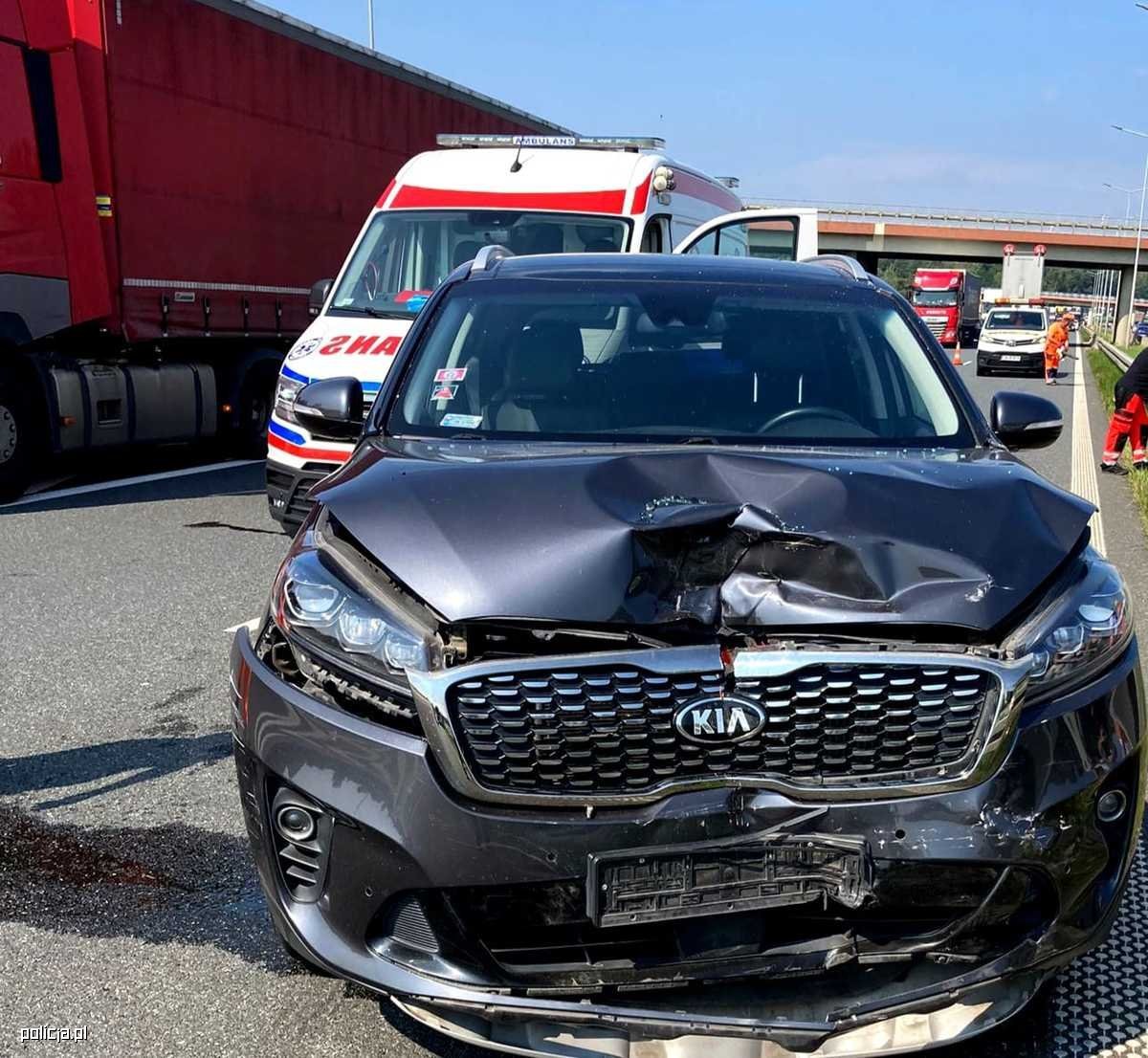Obywatel Rumunii spowodował wypadek na autostradzie i podjął próbę ucieczki