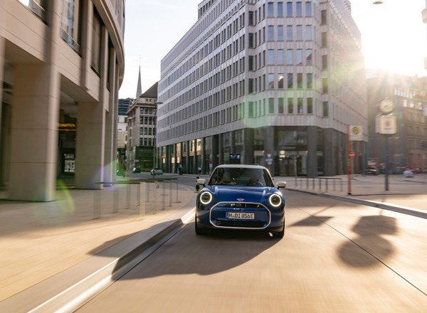 MINI Cooper: jeszcze bardziej praktyczne, bardziej stylowe, bardziej eko