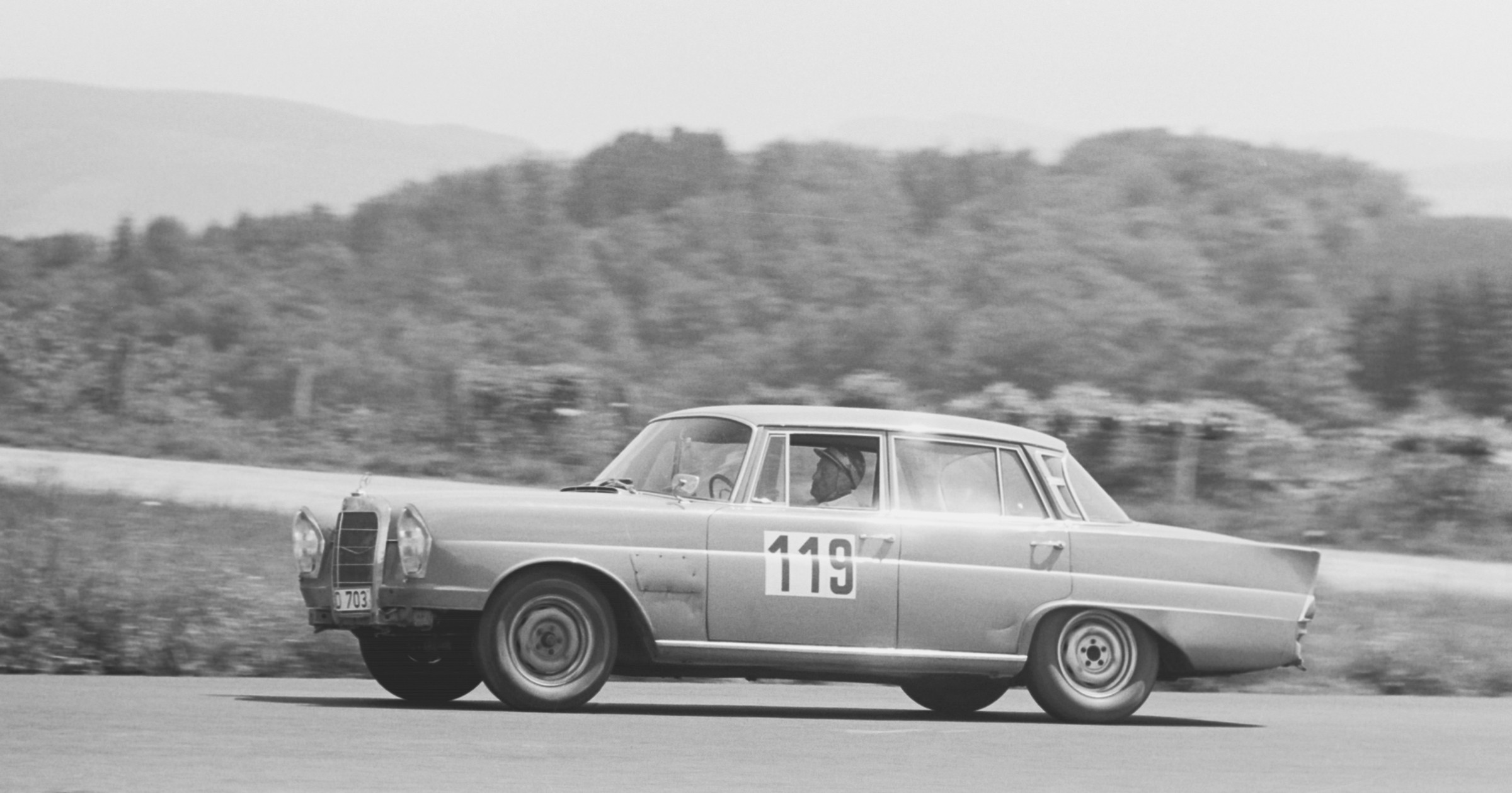 Mercedes 300SE Touring Car
