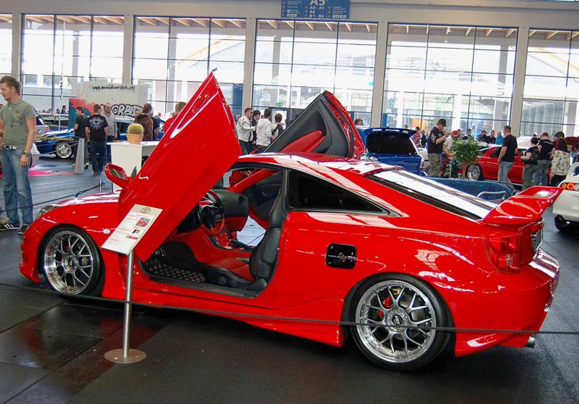 Tuning World Bodensee 2008: Golfy, drifting i dziewczyny -  fotogaleria (2)