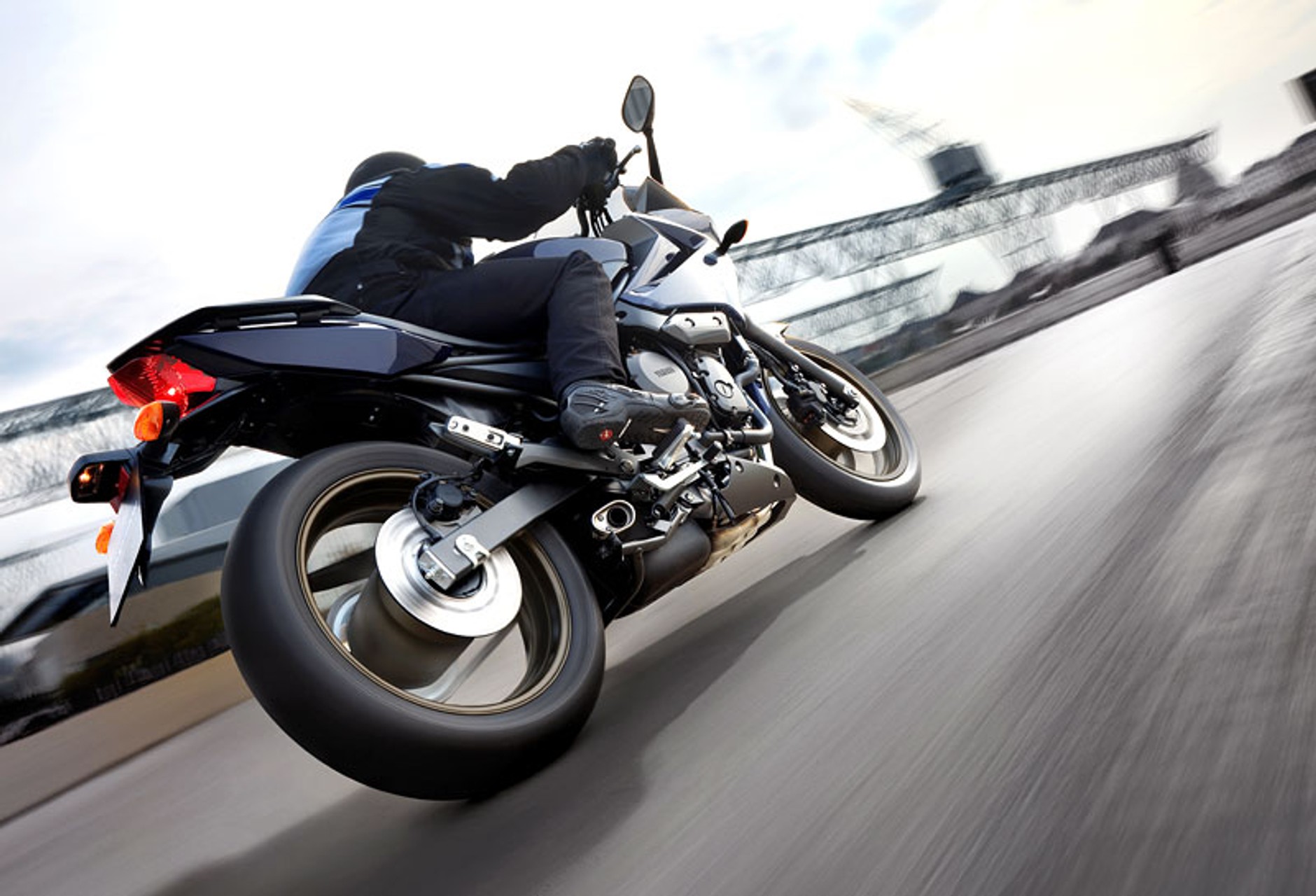 Yamaha XJ6 Diversion i XVS 950A Midnight Star - nowości na rok 2009